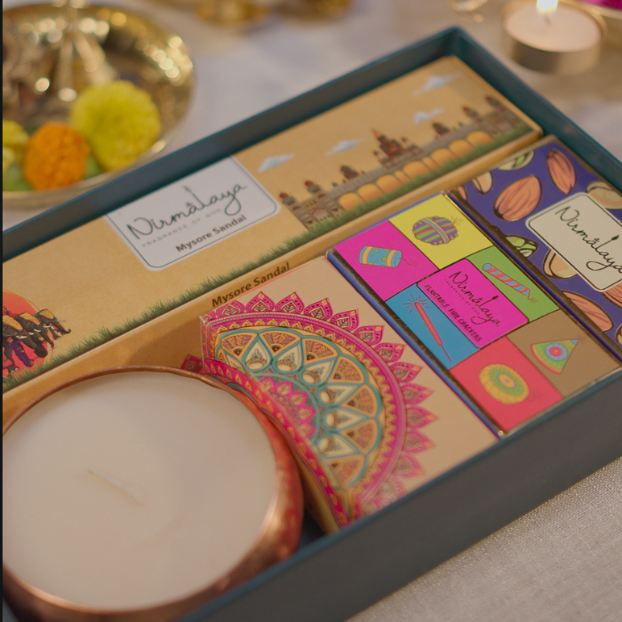Luxurious Vatika Diya Gift Box